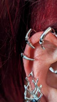 Gothic, Larp Spinnen Ear Cuff  - Ohrklemme Silber mit Schwarzen Zirkonia Steinen