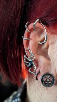 Gothic, Larp Spinnen Ear Cuff  - Ohrklemme Silber mit Schwarzen Zirkonia Steinen