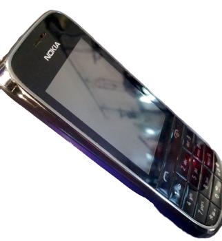 Nokia Asha 203 Smartphone  | 2.4 Zoll | 2.0 MP | 8 GB SD | Ohne Simlock | Klassisch/Candy-Bar