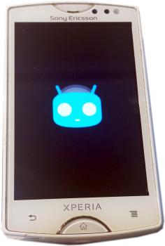 Sony Ericsson  XPERIA Mini ST15i Smartphone | weiß | 3-Zoll-Touchscreen | Software Defekt
