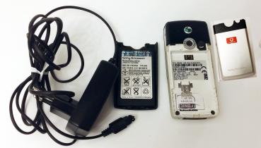 Sony Ericsson T610 Handy ❖ Classic Candy Bar ❖ Silber ❖ 1.8 Zoll