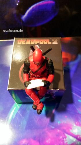 Deadpool Deko Figur Kantensitzer | Desktop Figur sitzend - mit Box