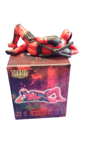 Deadpool Deko Figur Kantensitzer | Desktop Figur liegend - mit Box